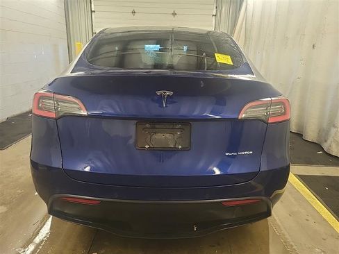 Used 2020 Tesla Model Y Long Range image 2