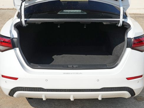 Used 2022 Nissan Sentra SV w/ Trunk Package FWD image 9