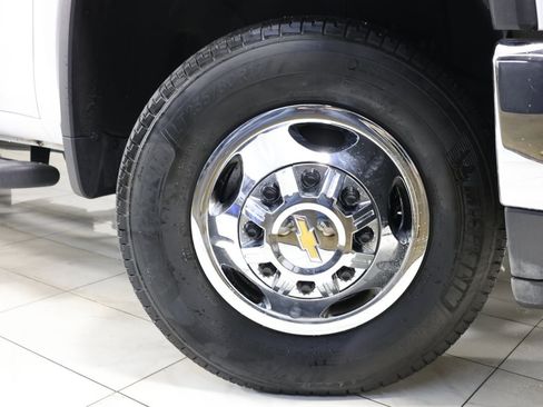 Used 2024 Chevrolet Silverado 3500 LT w/ Convenience Package image 12