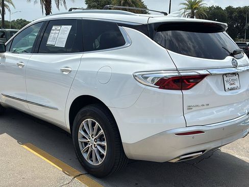 Certified 2024 Buick Enclave Essence AWD/4WD image 5
