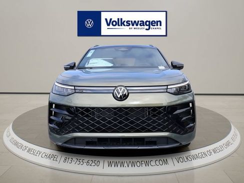 New 2026 Volkswagen Tiguan SE R-Line FWD image 2