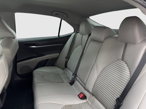 Used 2018 Toyota Camry SE w/ Convenience Package FWD image 36