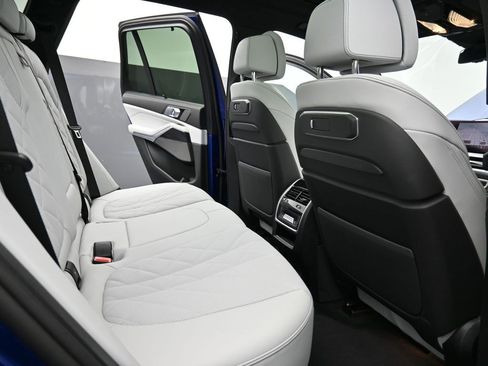 Used 2025 BMW X5 M60i image 20