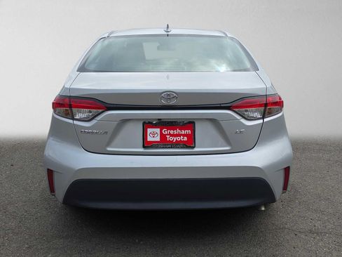 Used 2024 Toyota Corolla LE FWD image 5