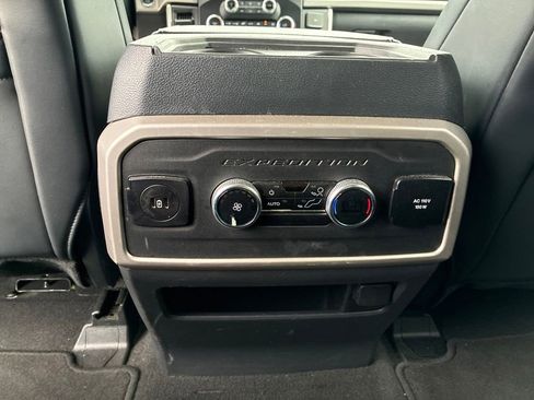 Used 2024 Ford Expedition XLT AWD/4WD image 21