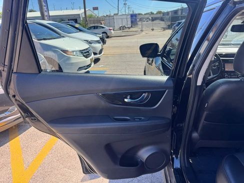 Used 2018 Nissan Rogue SL w/ Premium Package FWD image 9