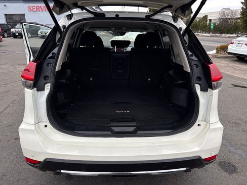 Used 2019 Nissan Rogue SV image 15