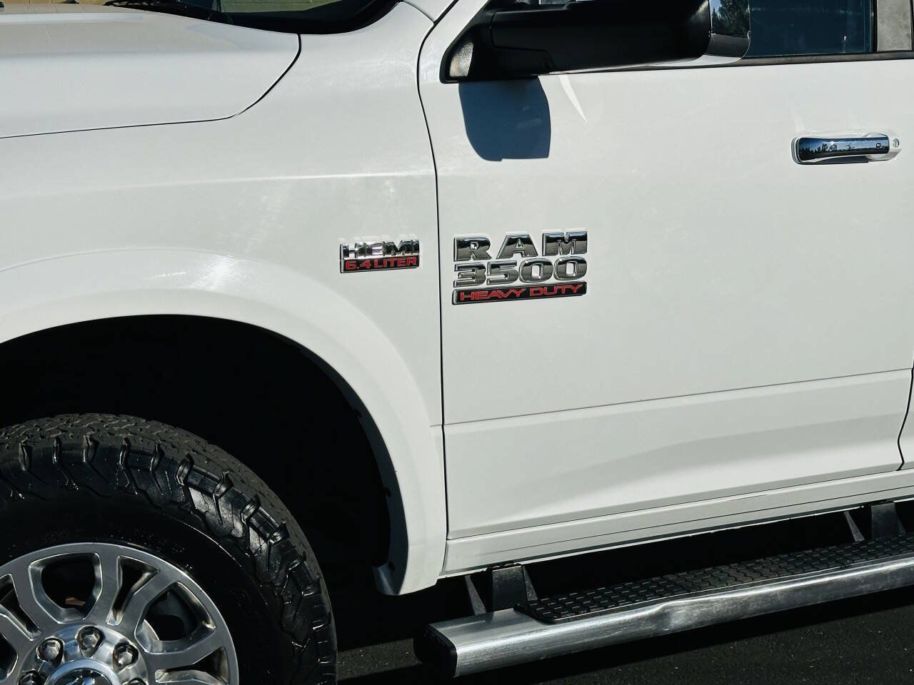 Used 2018 RAM 3500 Laramie w/ Convenience Group AWD/4WD image 6