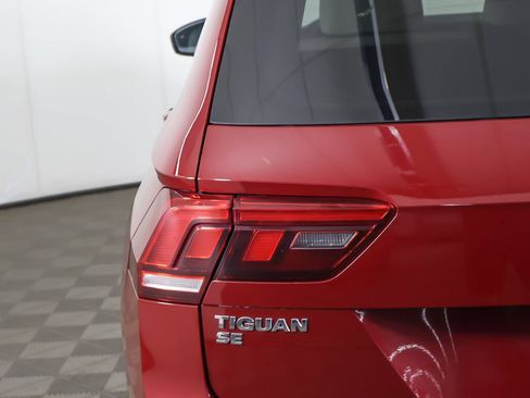 Used 2018 Volkswagen Tiguan SE AWD/4WD image 14
