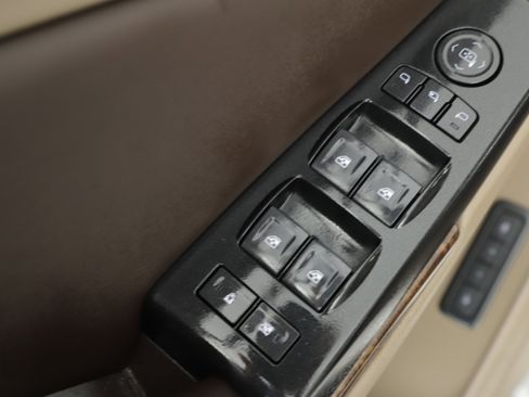 Used 2019 Chevrolet Tahoe LT w/ LT Signature Package image 9