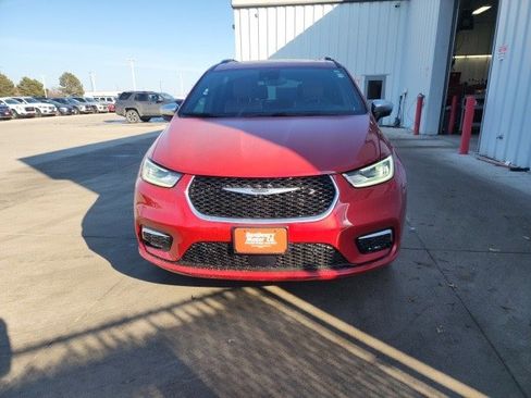 New 2026 Chrysler Pacifica Pinnacle image 22