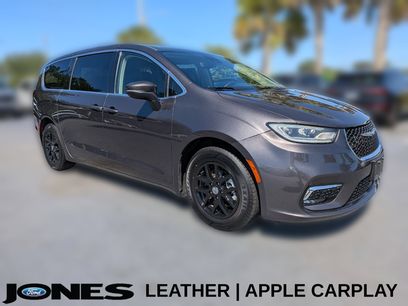 Used 2023 Chrysler Pacifica Touring-L