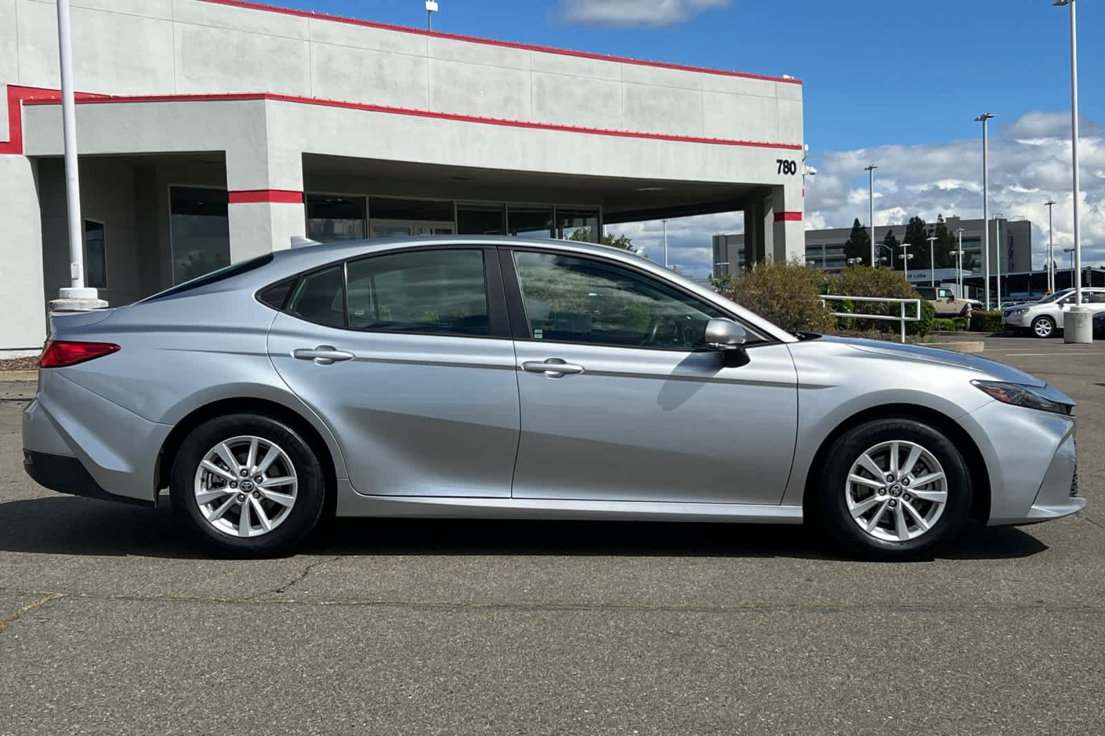 Used 2025 Toyota Camry LE FWD image 6