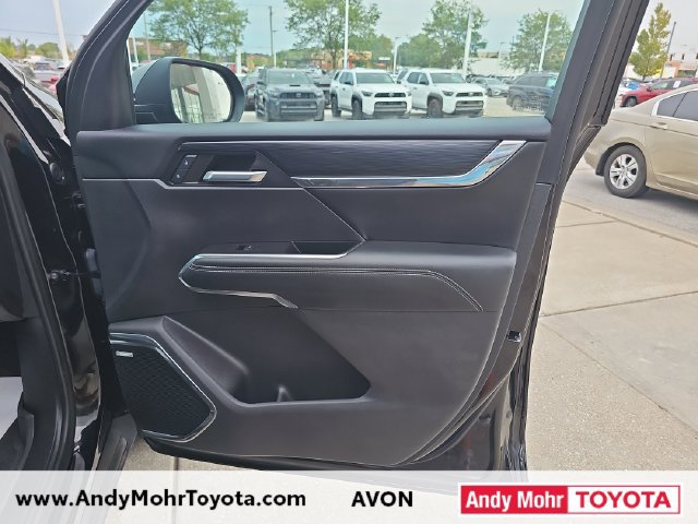 Used 2024 GMC Acadia Elevation w/ Luxury Package AWD/4WD image 38