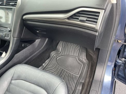 Used 2018 Ford Fusion SE w/ Fusion SE Technology Package FWD image 34