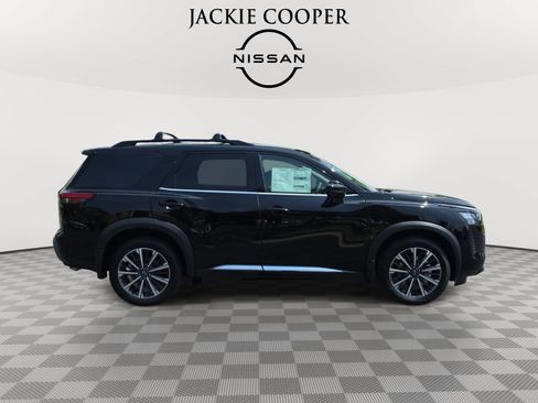 New 2026 Nissan Pathfinder Platinum w/ Lighting Package AWD/4WD image 4
