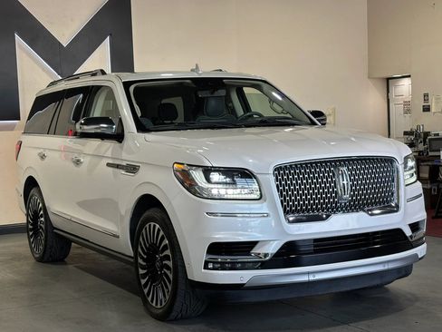 Used 2018 Lincoln Navigator Black Label AWD/4WD image 3