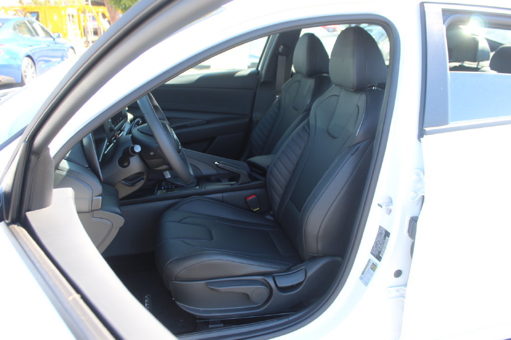 Used 2026 Hyundai Elantra SEL Sport FWD image 12