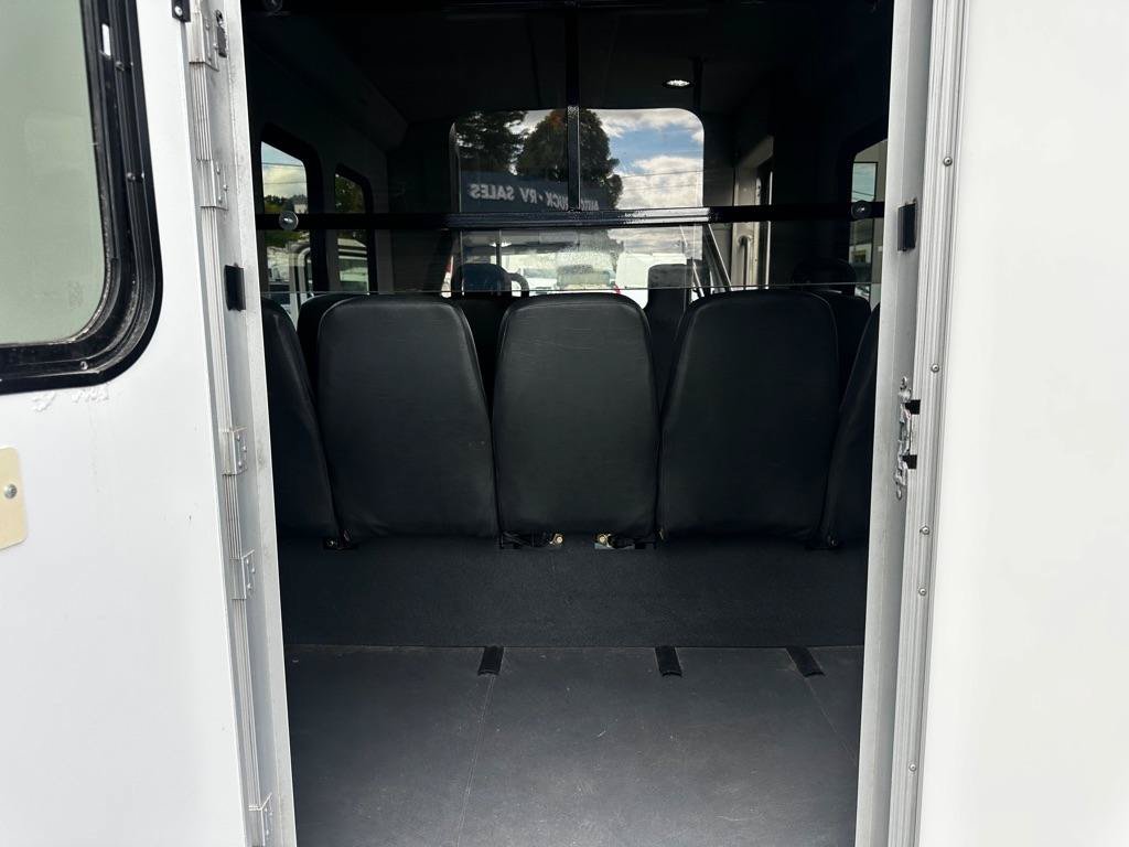 Used 2015 Ford E-350 and Econoline 350 Super Duty RWD image 16