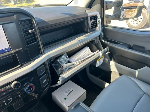 New 2026 Ford F450 XL w/ XL Chrome Package image 38