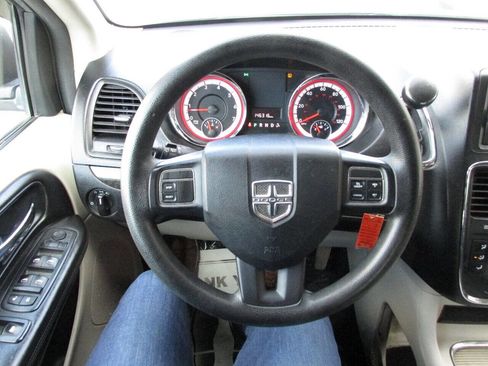 Used 2013 Dodge Grand Caravan SXT image 47