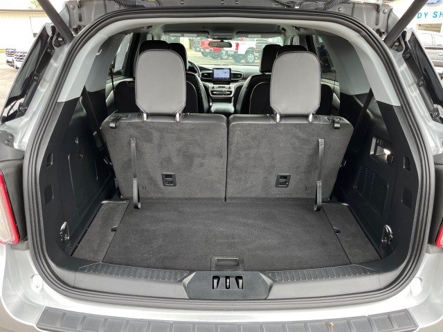 Used 2023 Ford Explorer XLT w/ Equipment Group 202A AWD/4WD image 26