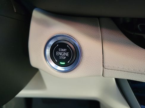 Used 2023 Buick Envision Avenir FWD image 33