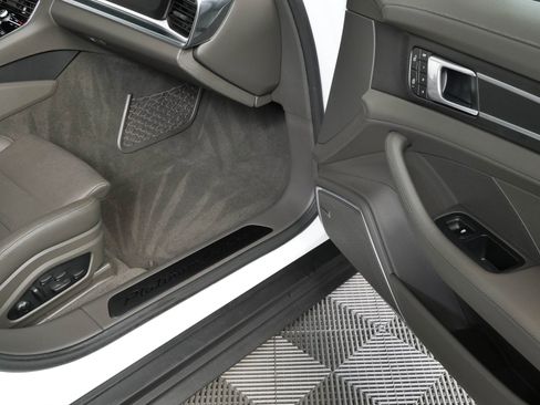 Certified 2023 Porsche Panamera AWD/4WD image 26