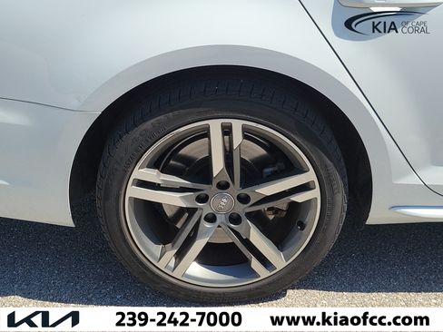 Used 2018 Audi A4 2.0T Premium Plus w/ Premium Plus Package AWD/4WD image 10