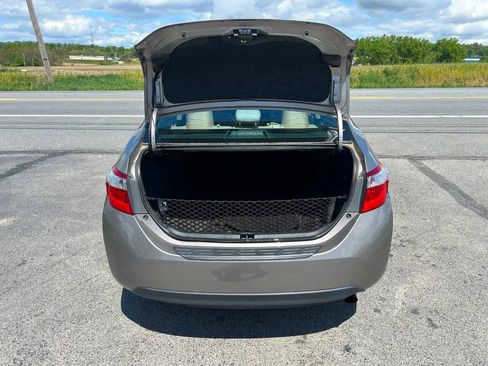 Used 2014 Toyota Corolla LE FWD image 12