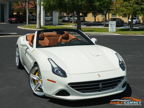 Used 2017 Ferrari California T RWD image 82
