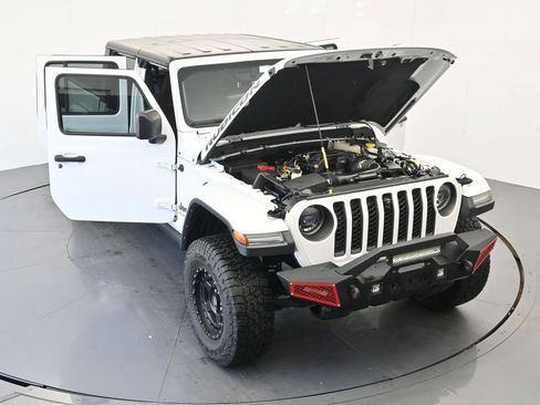 Used 2023 Jeep Gladiator Rubicon w/ LED Lighting Group AWD/4WD image 37