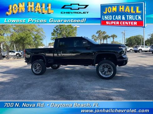 Used 2025 Chevrolet Silverado 2500 LTZ w/ LTZ Plus Package image 18