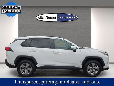 Used 2022 Toyota RAV4 XLE w/ XLE Grade Weather Package AWD/4WD image 5