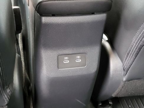 Used 2025 Nissan Kicks SR image 15