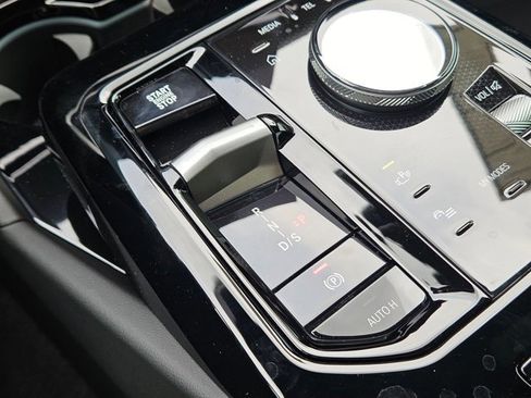 Used 2026 BMW 530i xDrive w/ M Sport Package image 14