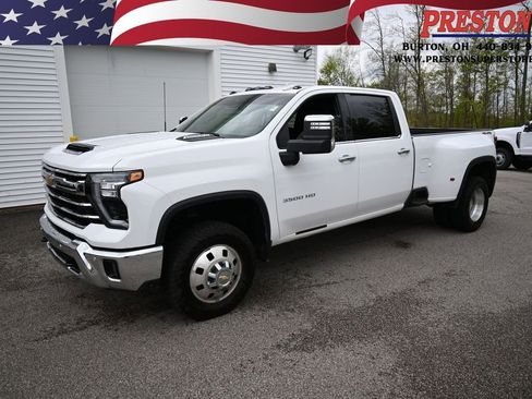 Used 2025 Chevrolet Silverado 3500 LTZ w/ LTZ Plus Package AWD/4WD image 1