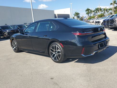 Used 2024 BMW 740i image 7