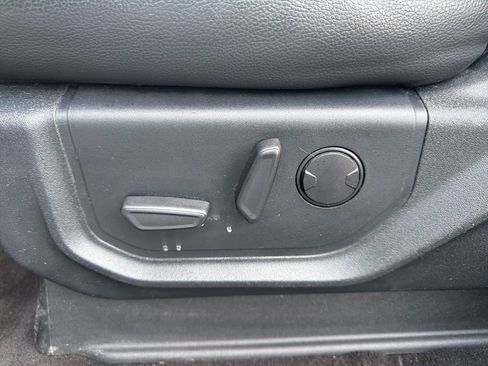 Used 2021 Ford Expedition XLT image 23