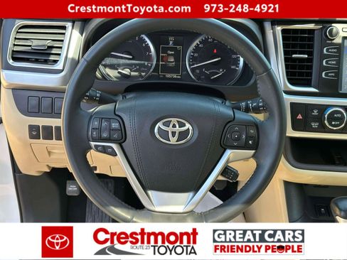 Certified 2016 Toyota Highlander XLE AWD/4WD image 12