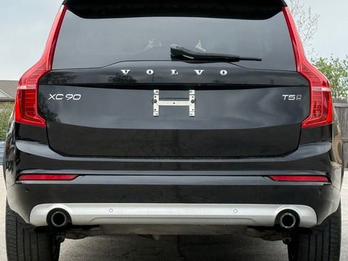 Used 2018 Volvo XC90 T5 Momentum w/ Convenience Package AWD/4WD image 4