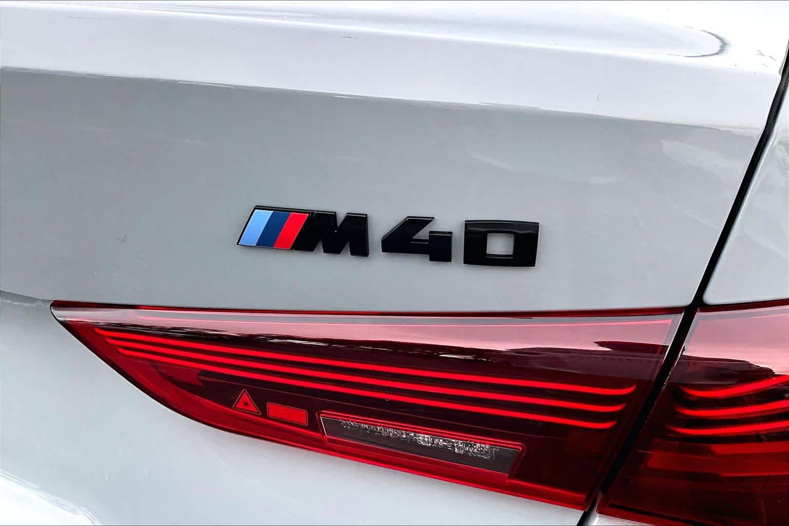 Used 2025 BMW i4 eDrive40 w/ M Sport Package RWD image 9