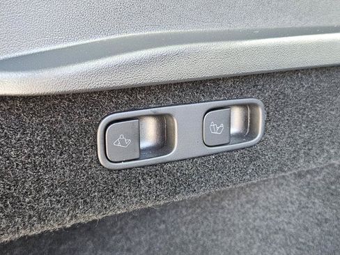 Used 2024 Tesla Model Y Long Range RWD image 69