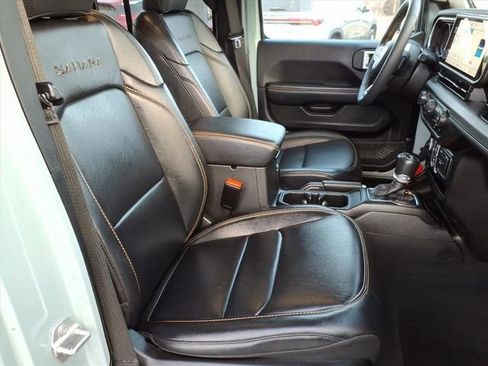 Used 2024 Jeep Wrangler Unlimited Sahara image 23