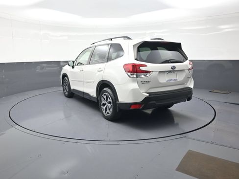 Used 2019 Subaru Forester Premium w/ All-Weather Package AWD/4WD image 5