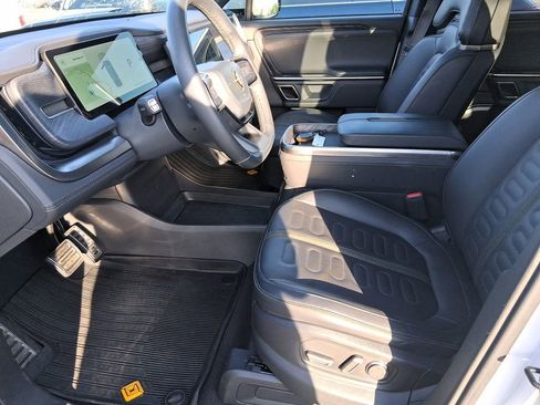 Used 2024 Rivian R1S Adventure AWD/4WD image 4