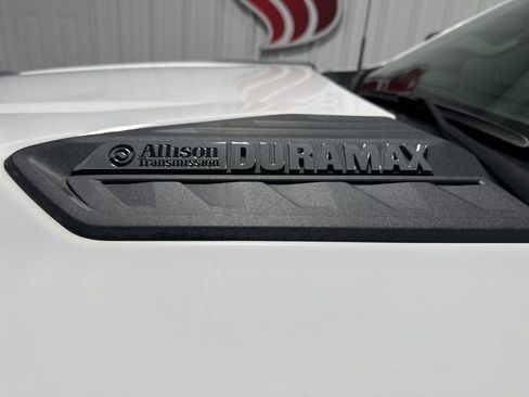 Used 2024 Chevrolet Silverado 2500 LT AWD/4WD image 11