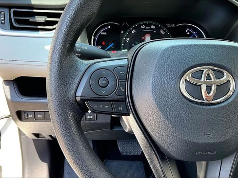 Used 2025 Toyota RAV4 XLE w/ Convenience Package image 10