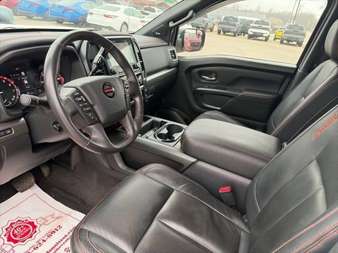 Used 2021 Nissan Titan PRO-4X w/ Pro-4x Convenience Package image 16