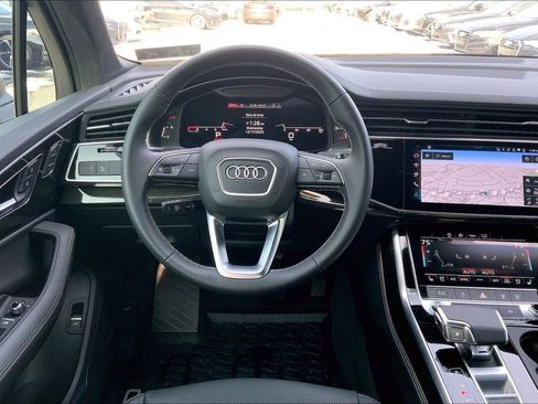 Certified 2025 Audi Q7 3.0T Premium Plus image 5